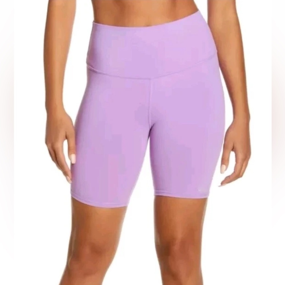 Alo Yoga Women's Size Small Lilac Airbrush High-Waist Biker Short 7"